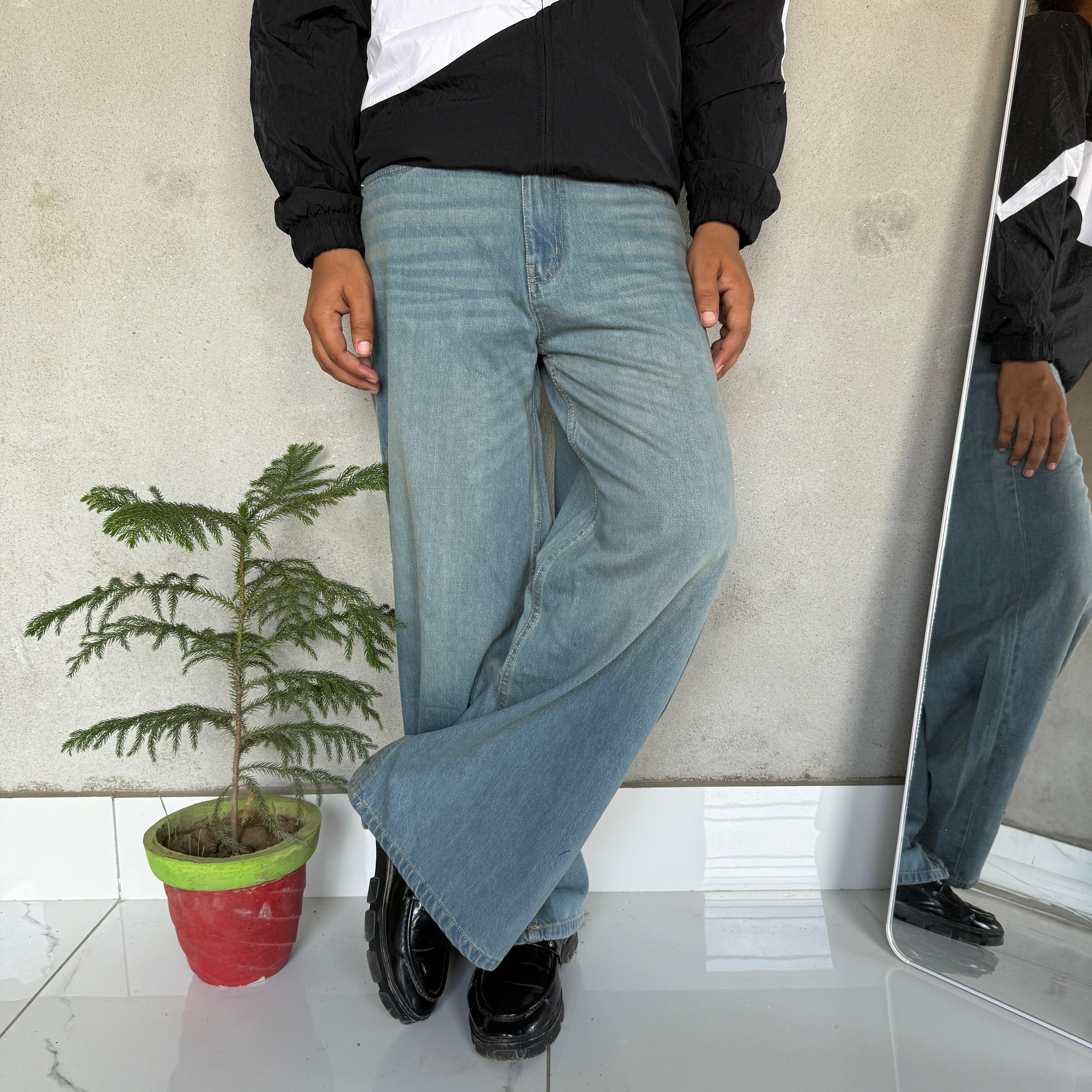 LIGHT BLUE VINTAGE DENIM