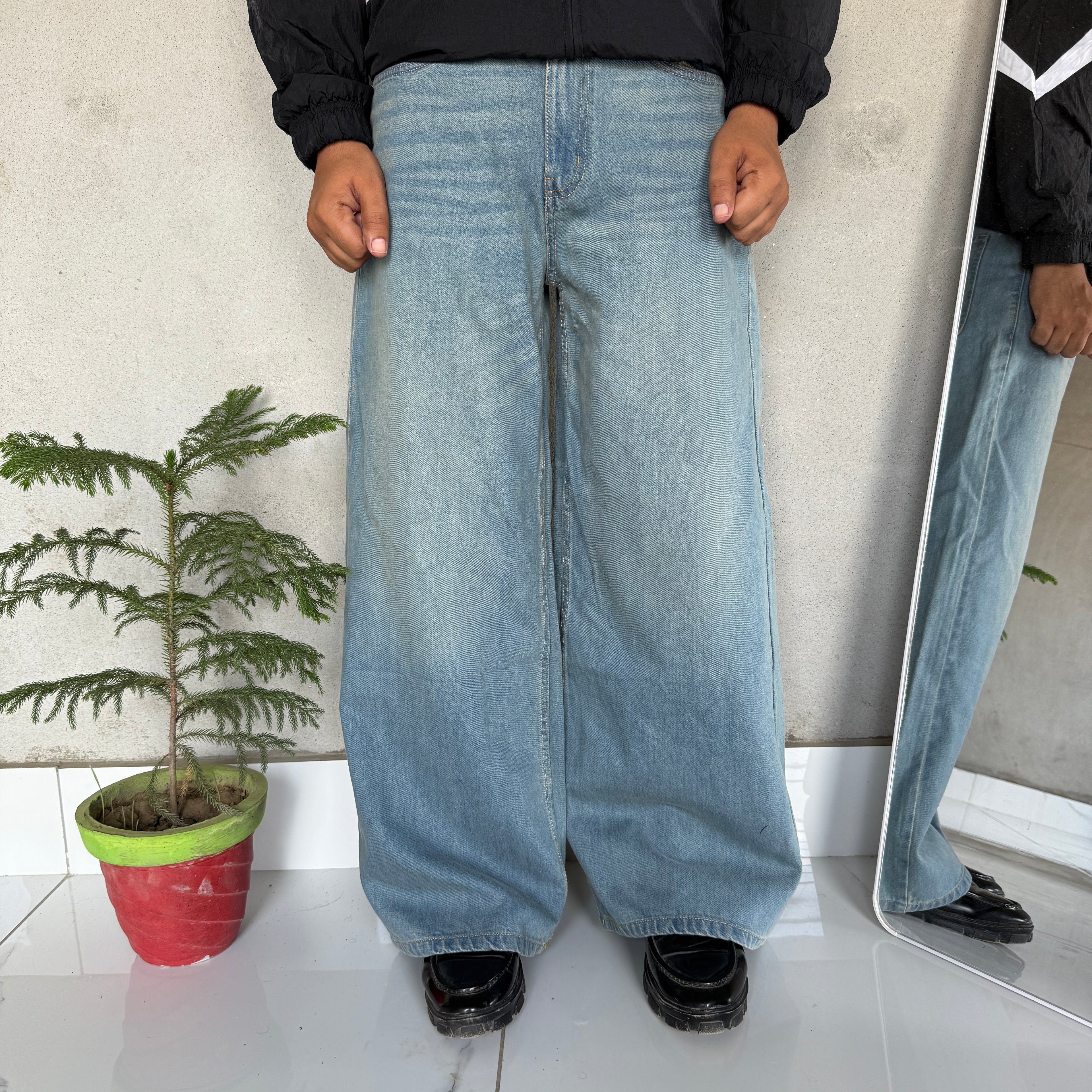 LIGHT BLUE VINTAGE DENIM